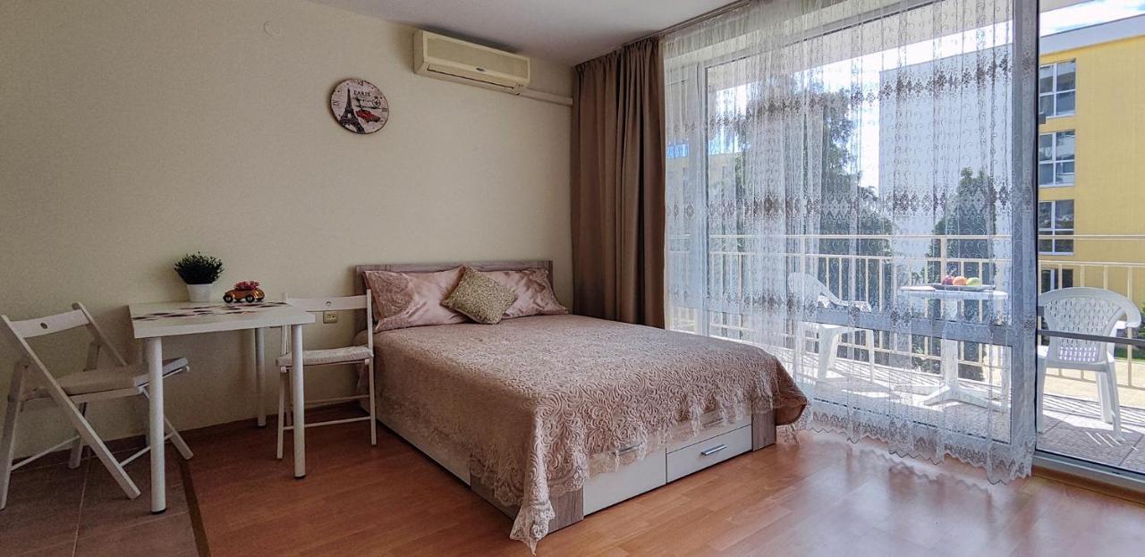 Crown And Imperial Apartments Свети-Влас Экстерьер фото