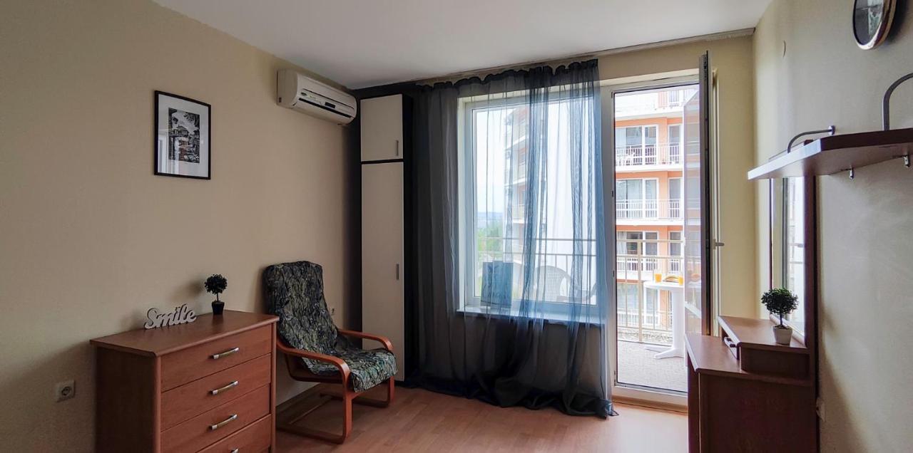 Crown And Imperial Apartments Свети-Влас Экстерьер фото