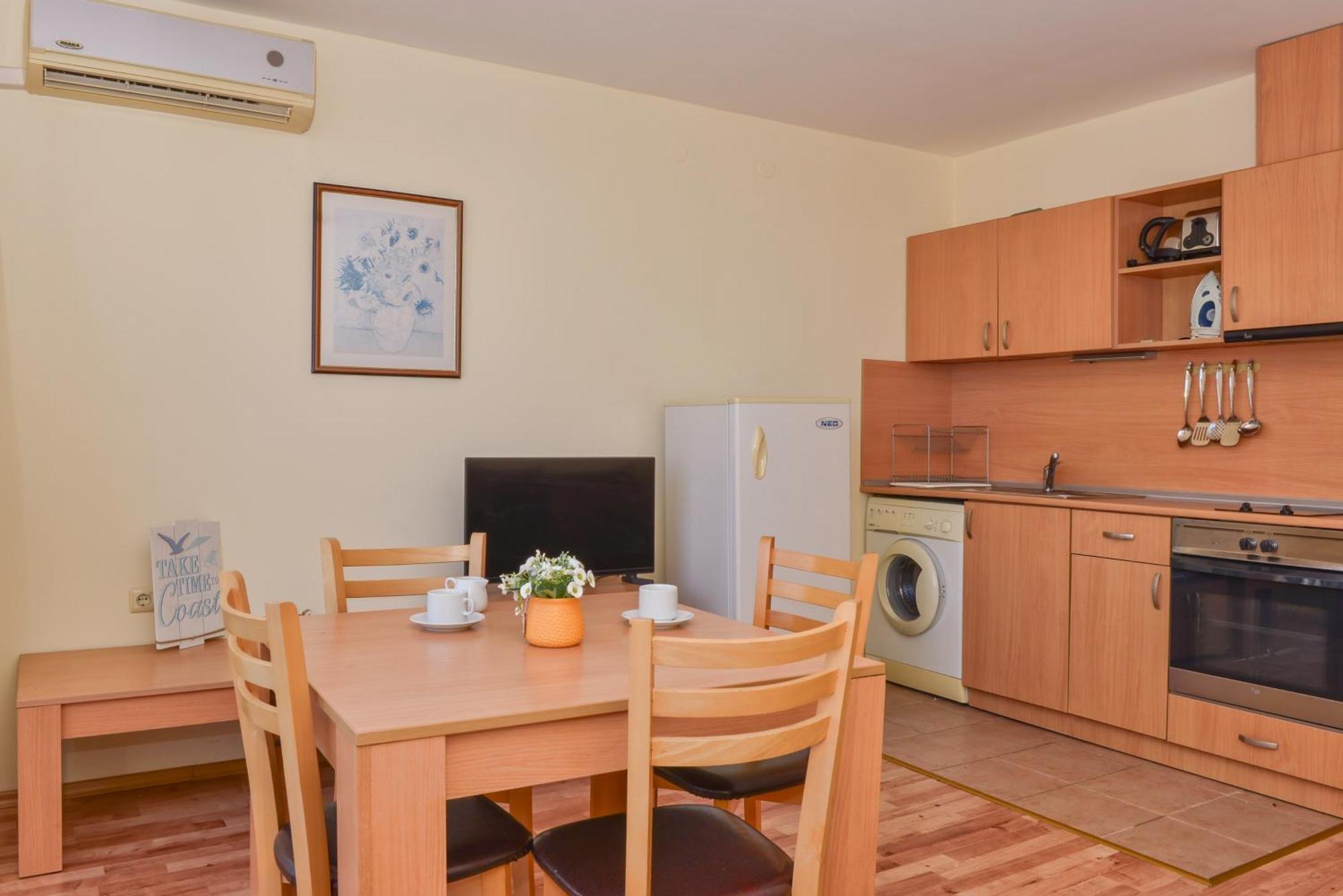 Crown And Imperial Apartments Свети-Влас Экстерьер фото