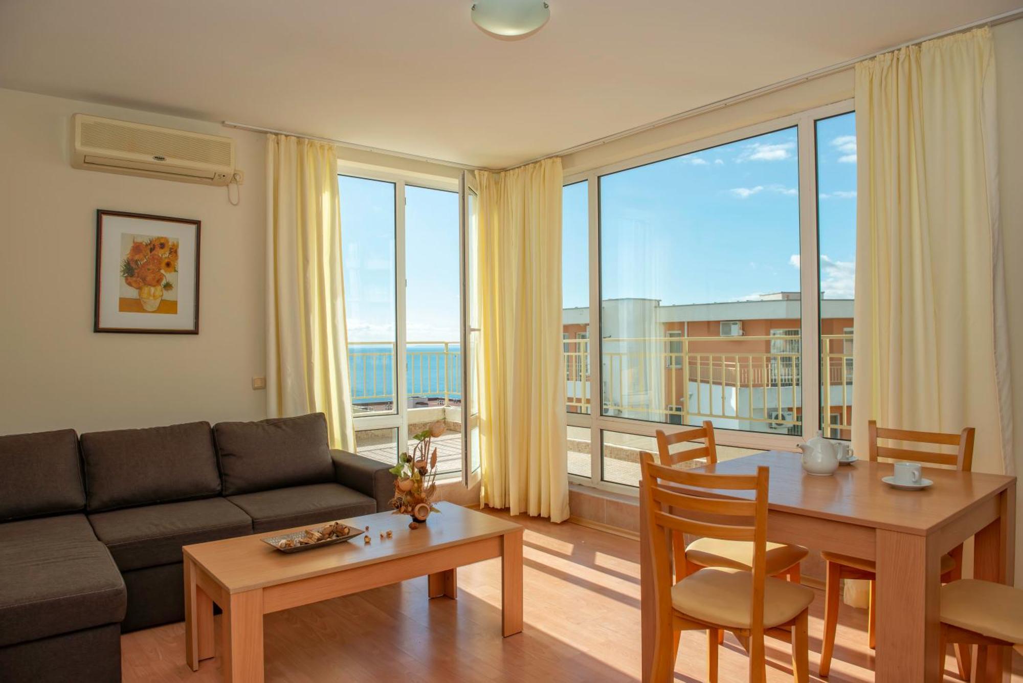 Crown And Imperial Apartments Свети-Влас Экстерьер фото