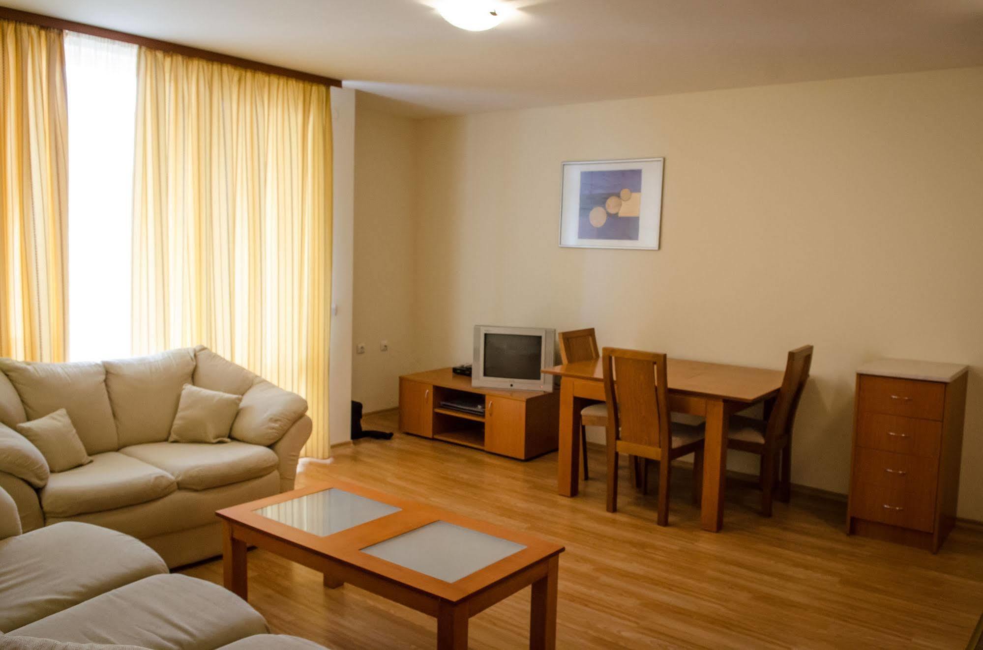 Crown And Imperial Apartments Свети-Влас Экстерьер фото